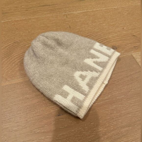 Chanel Beanie - Picture 2 of 5